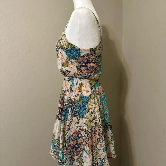 Lucca Couture Floral Dress Size Small - Picture 4 of 6